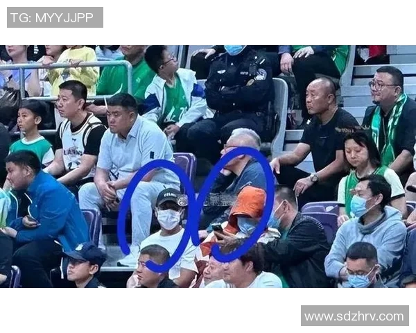 姚明与赵本山握手瞬间引发热议两位巨星的友谊与合作展现中国文化魅力 姚明与赵本山握手瞬间引发热议两位巨星的友谊与合作展现中国文化魅力