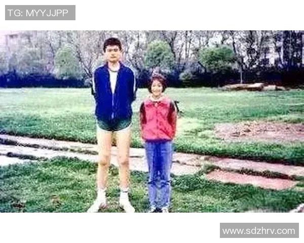 姚明在赛场上的传奇时刻与篮球精神的传承之路