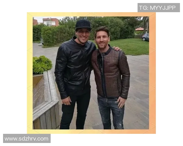 足球明星街头时尚穿搭大揭秘展现个性与风格的完美结合 足球明星街头时尚穿搭大揭秘展现个性与风格的完美结合