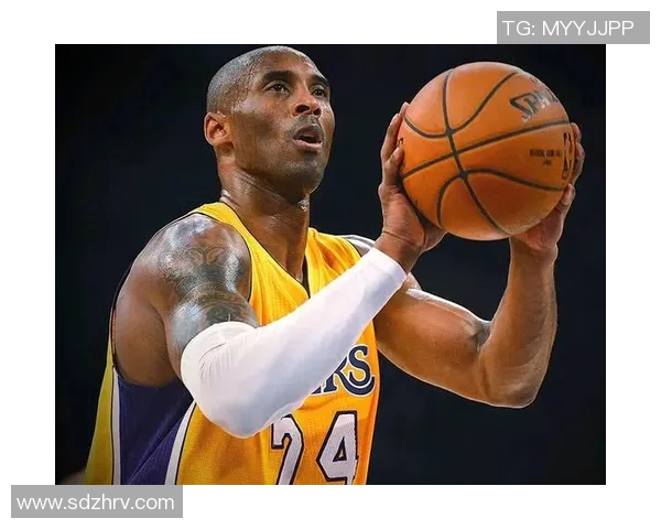 足球明星偶遇科比瞬间感慨人生与运动的交汇与传奇